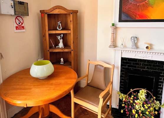 Castle Lodge Guest House 86-88 Sheil Rd L6 3AF 1