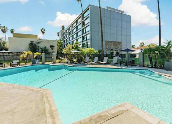 Courtyard by Marriott Los Angeles Woodland Hills 1