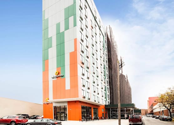 LA QUINTA INN AND SUITES BY WYNDHAM LONG ISLAND CITY 1