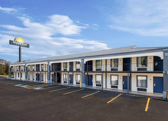 Days Inn by Wyndham Cleveland TN 1