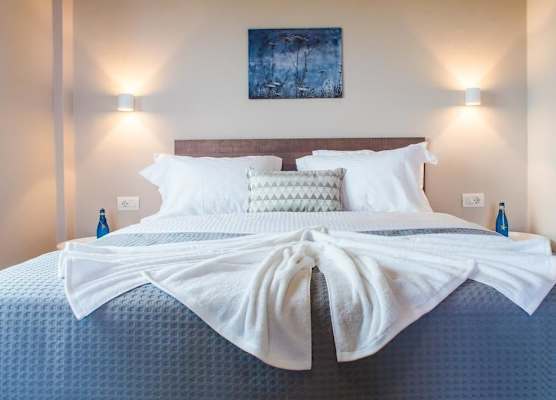 Evelyn Hotel 1