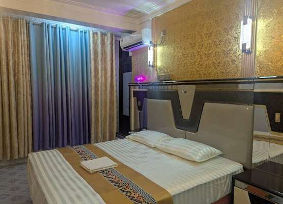 Ontrack Travel Transit Hotel 1