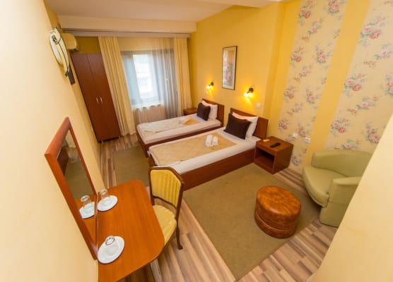 Hotel Pine 1