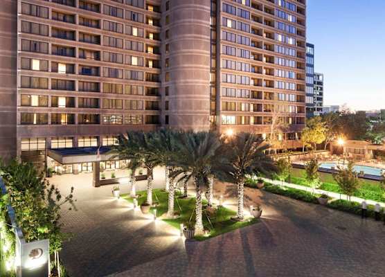 DoubleTree by Hilton Hotel & Suites Houston by the Galleria 1