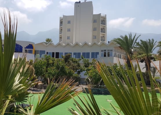 Celebrity Hotel 1