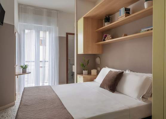 Hotel Holiday 1