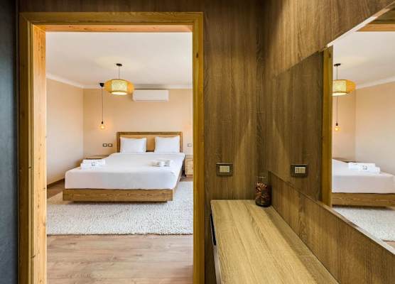 The 1BDR Rustic Rooftop w Wow Outdoor Terrace 1
