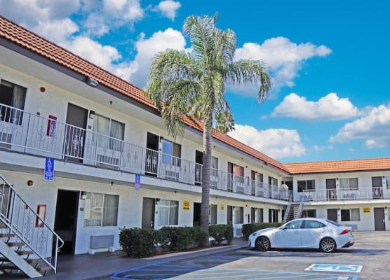 Hawthorne Plaza Inn Near LAX 1
