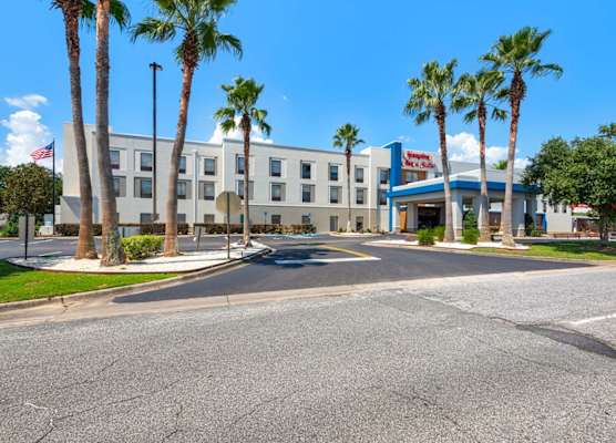 Hampton Inn & Suites Pensacola I-10 N at Univ. Town Plaza 1