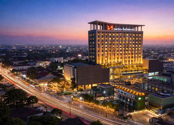 Swiss-Belhotel Karawang 1