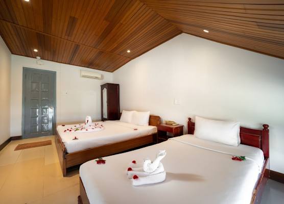 Bed Station Hostel & Pool Bar Hội An " Former Sunflower" 1