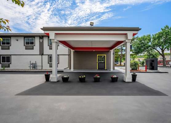 Super 8 by Wyndham Lewiston Auburn Area 1