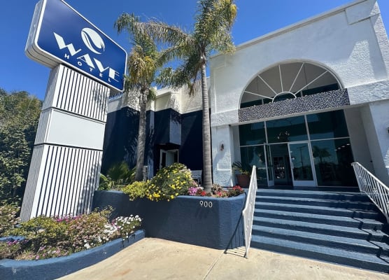 Wave Hotel Manhattan Beach 1