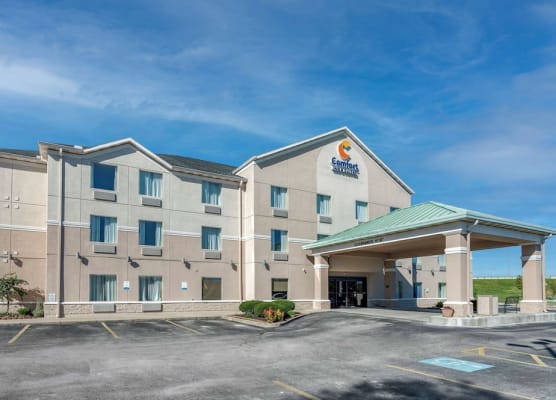 Comfort Inn & Suites Dayton Northwest - Englewood 1