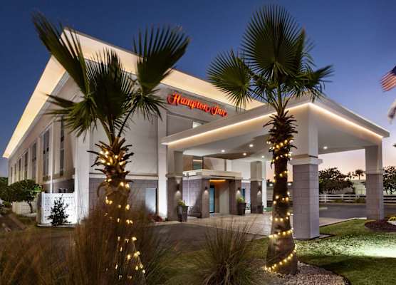 Hampton Inn Waycross 1