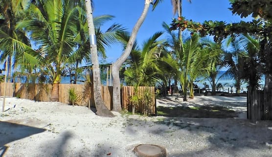 D & B BLUESTAR BEACH RESORT 1