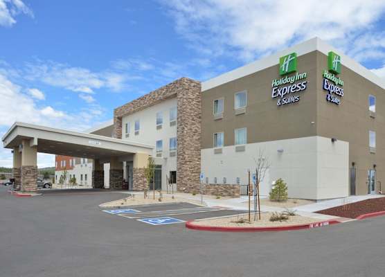 Holiday Inn Express & Suites WILLIAMS by IHG 1