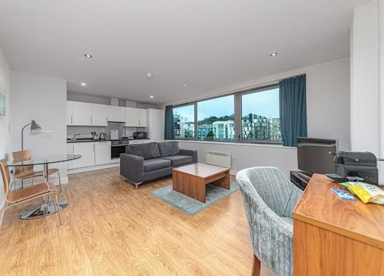 HQ Aparthotel Farnborough 1