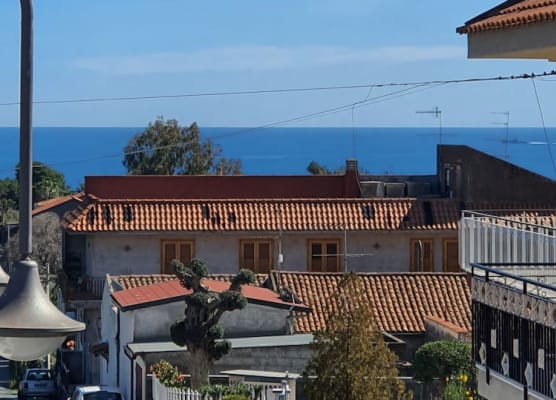Stanza ad ore Acireale 1