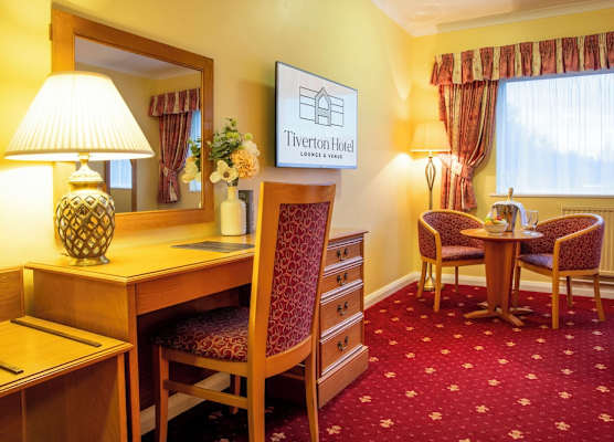 Tiverton Hotel Lounge & Venue 1