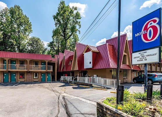 Motel 6-Gatlinburg, TN - Smoky Mountains 1