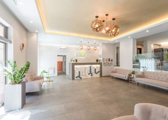 Corvin Plaza Apartments & Suites 1