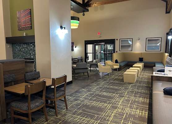 Comfort Inn & Suites Toledo North 1
