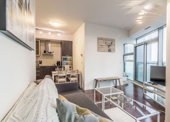 AOC Suites 2 Bedroom Condo, City CN Tower View 1
