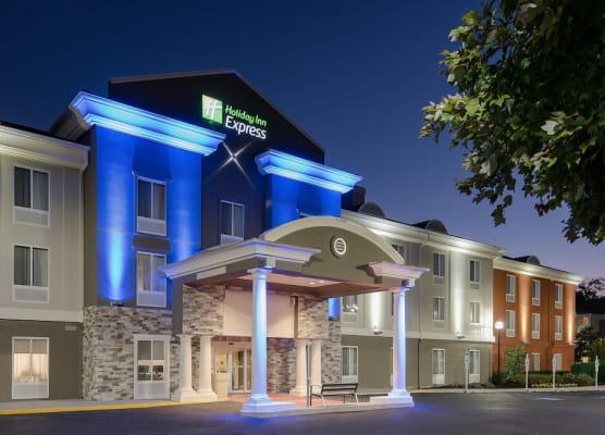 Holiday Inn Express & Suites PHILADELPHIA - MT. LAUREL by IHG 1