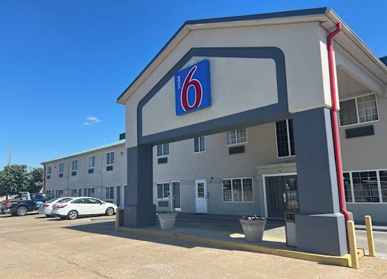 Motel 6 Tulsa, OK Airport 1