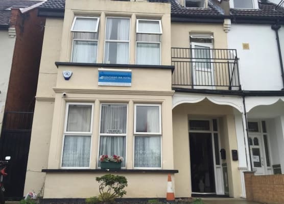 Southend Inn Hotel - Close to Beach, Train Station & Southend Airport 1