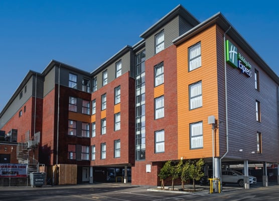 Holiday Inn Express FLEET by IHG 1
