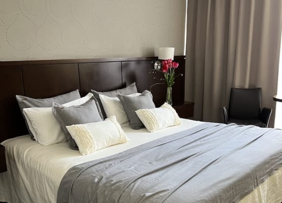 Ian Hotel 1