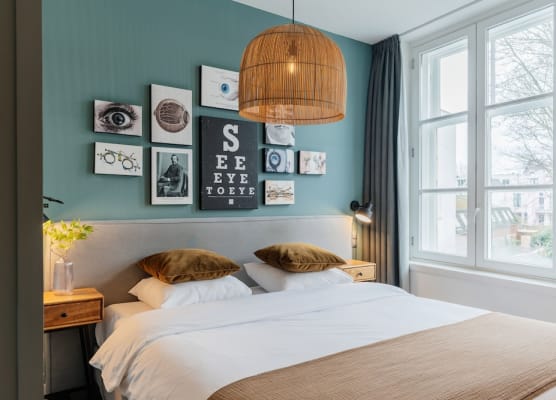 Eye Hotel 1