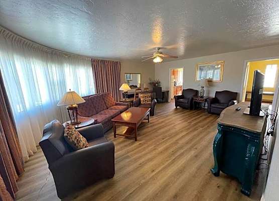 Rainbow Lodge and Inn 1
