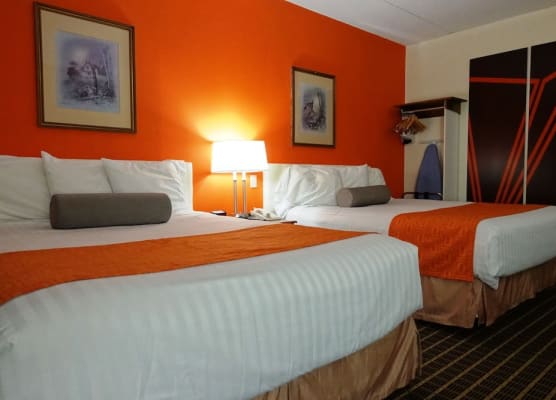 Howard Johnson by Wyndham Tillsonburg 1