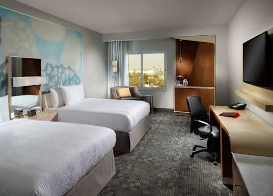 Courtyard by Marriott Queretaro 1