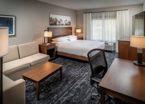Delta Hotels by Marriott Huntington Mall 1