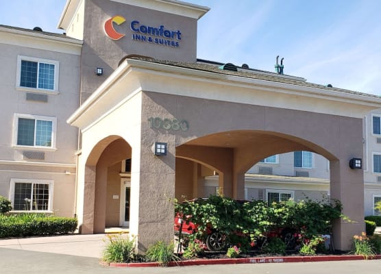Comfort Inn & Suites Galt - Lodi North 1