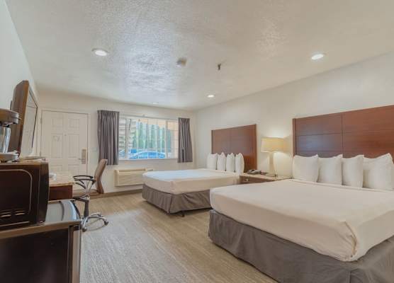 The Yosemite Inn 1