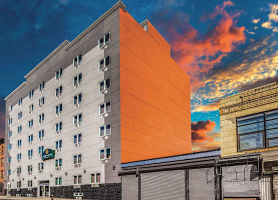 La Quinta Inn Suites By Wyndham Brooklyn Central 1