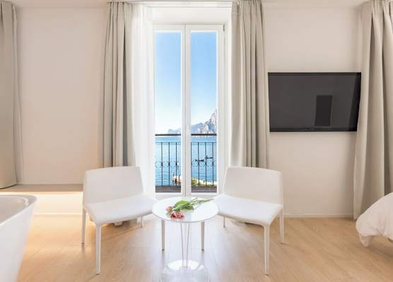 Hotel Lago Di Garda 1