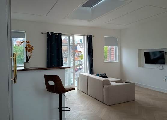 Luxurious London Studios 1