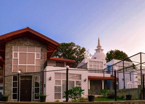 Villa Baywatch, Rumassala 1