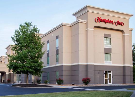 Hampton Inn Gloucester 1
