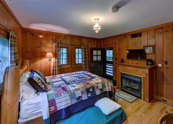 White Pines Lodge 1