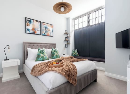 Elliot Oliver - Stylish 2 Bedroom Town Centre Apartment 1