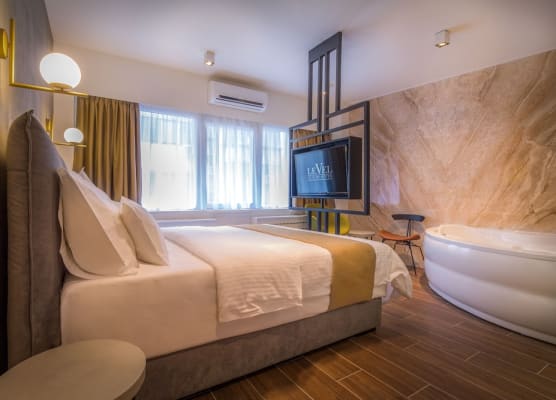 Level Luxury Suites 1