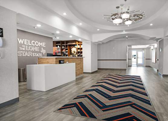 Hampton Inn Seguin 1