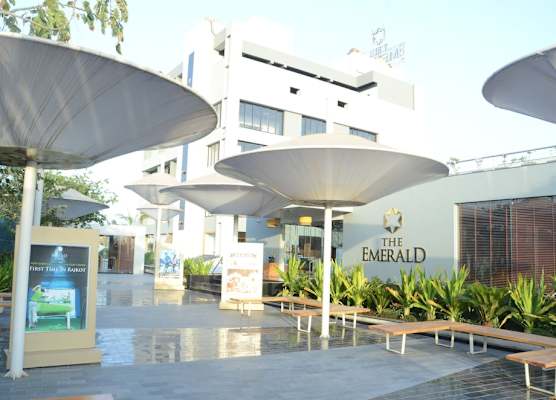 The Emerald Club 1